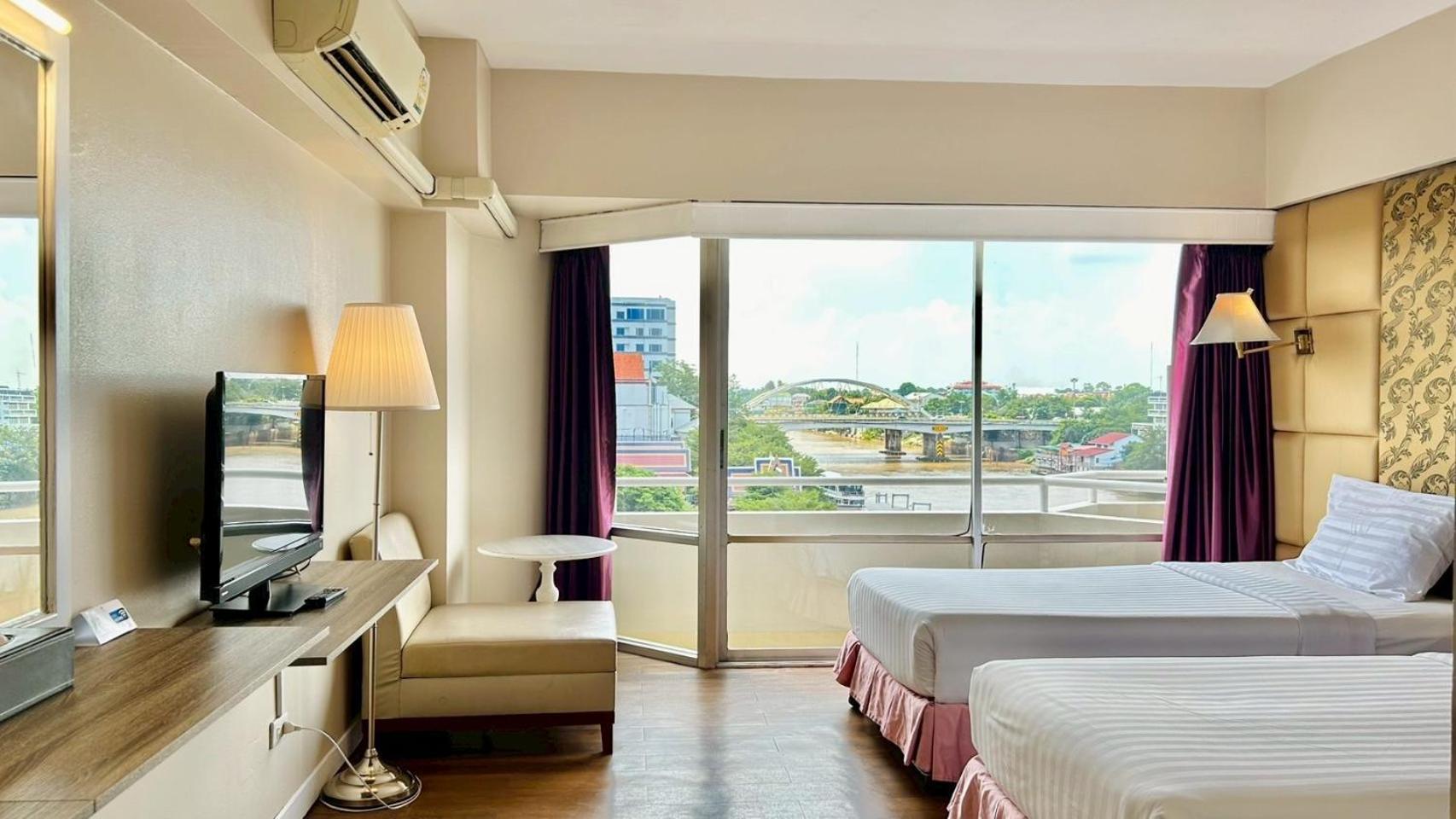 Ayothaya Riverside Hotel Phra Nakhon Si Ayutthaya Exterior photo