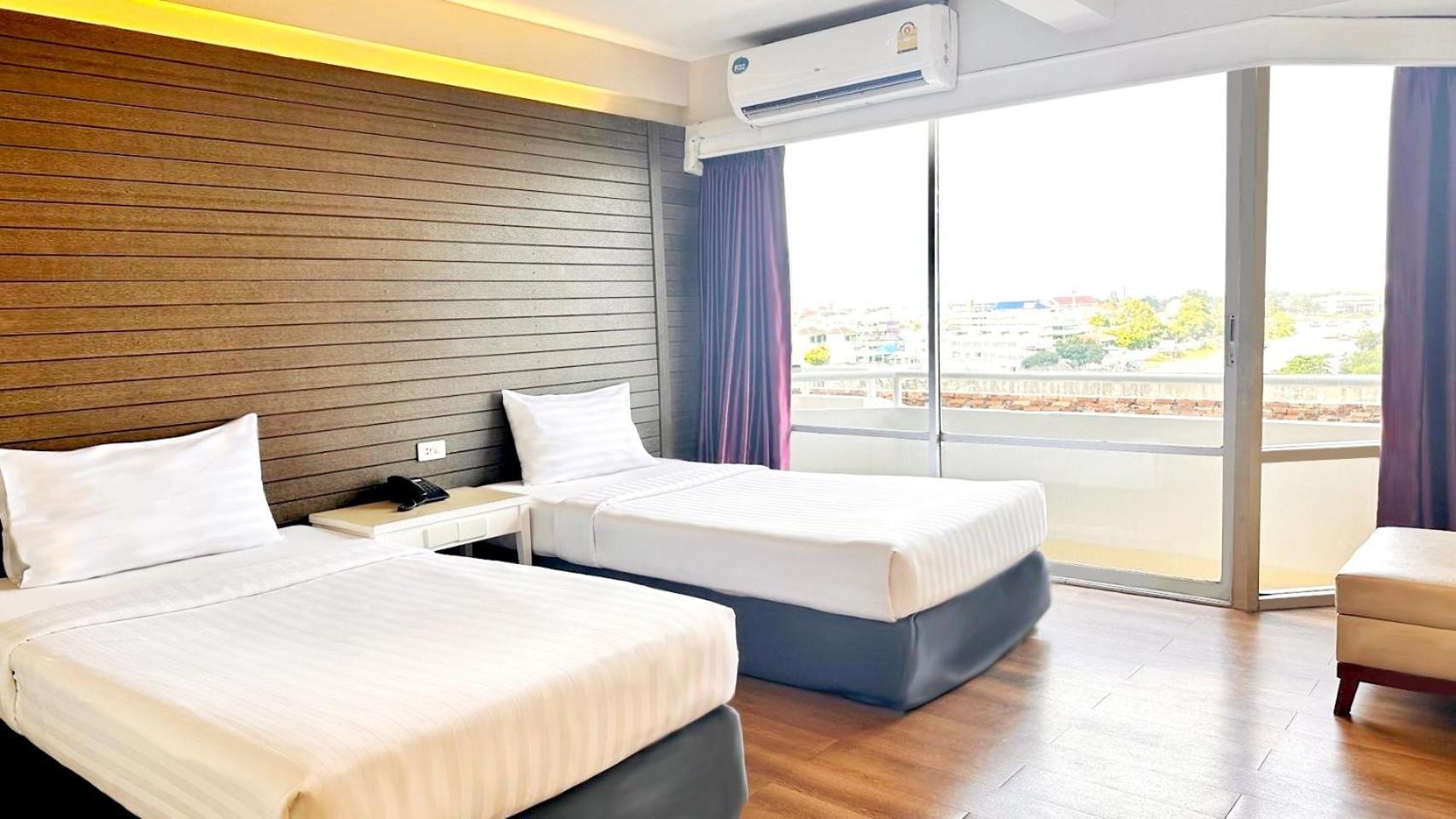Ayothaya Riverside Hotel Phra Nakhon Si Ayutthaya Exterior photo
