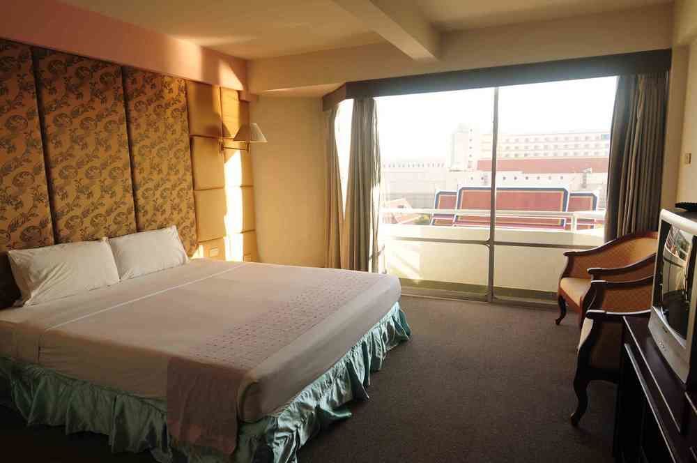 Ayothaya Riverside Hotel Phra Nakhon Si Ayutthaya Exterior photo