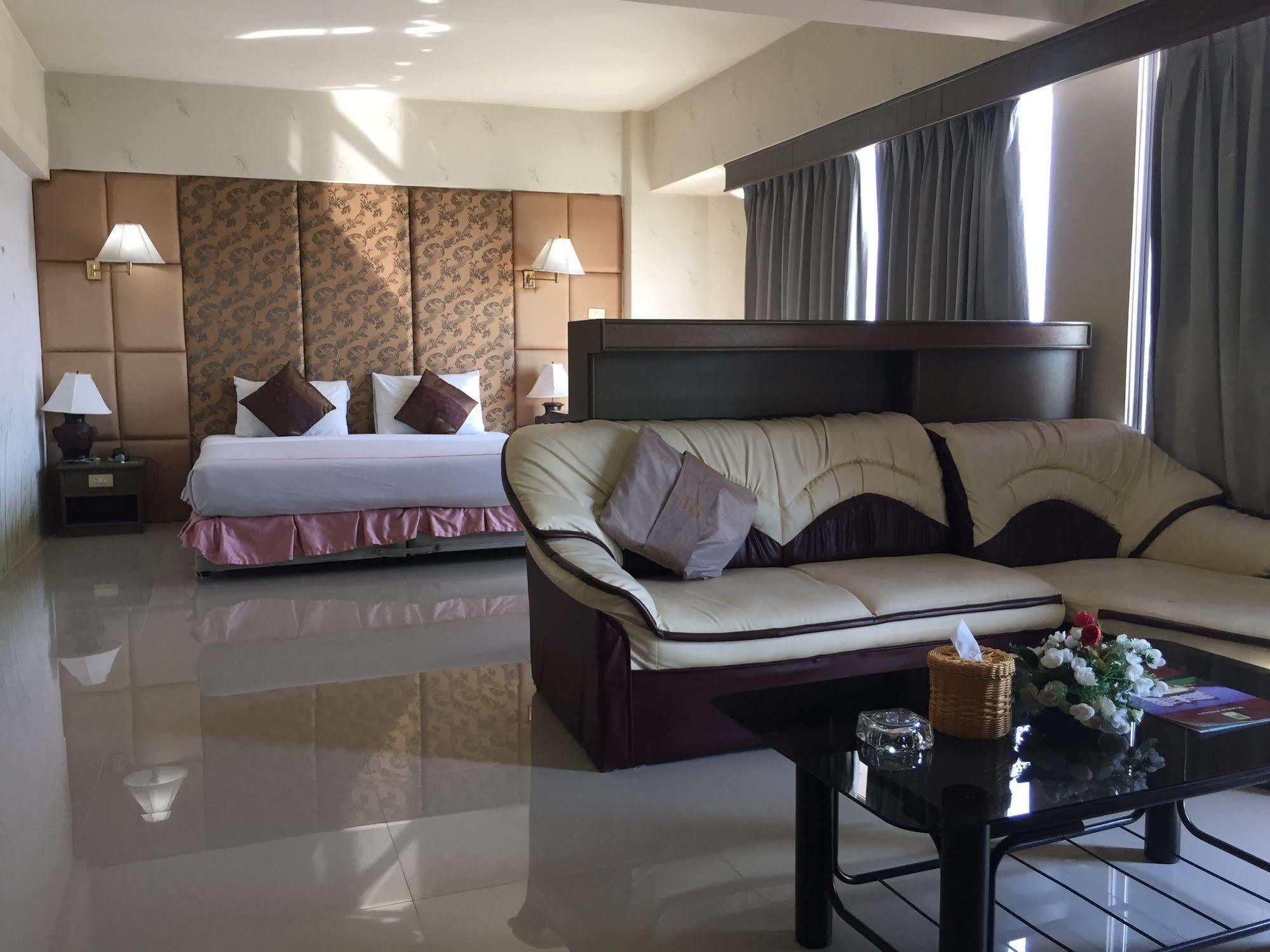 Ayothaya Riverside Hotel Phra Nakhon Si Ayutthaya Exterior photo