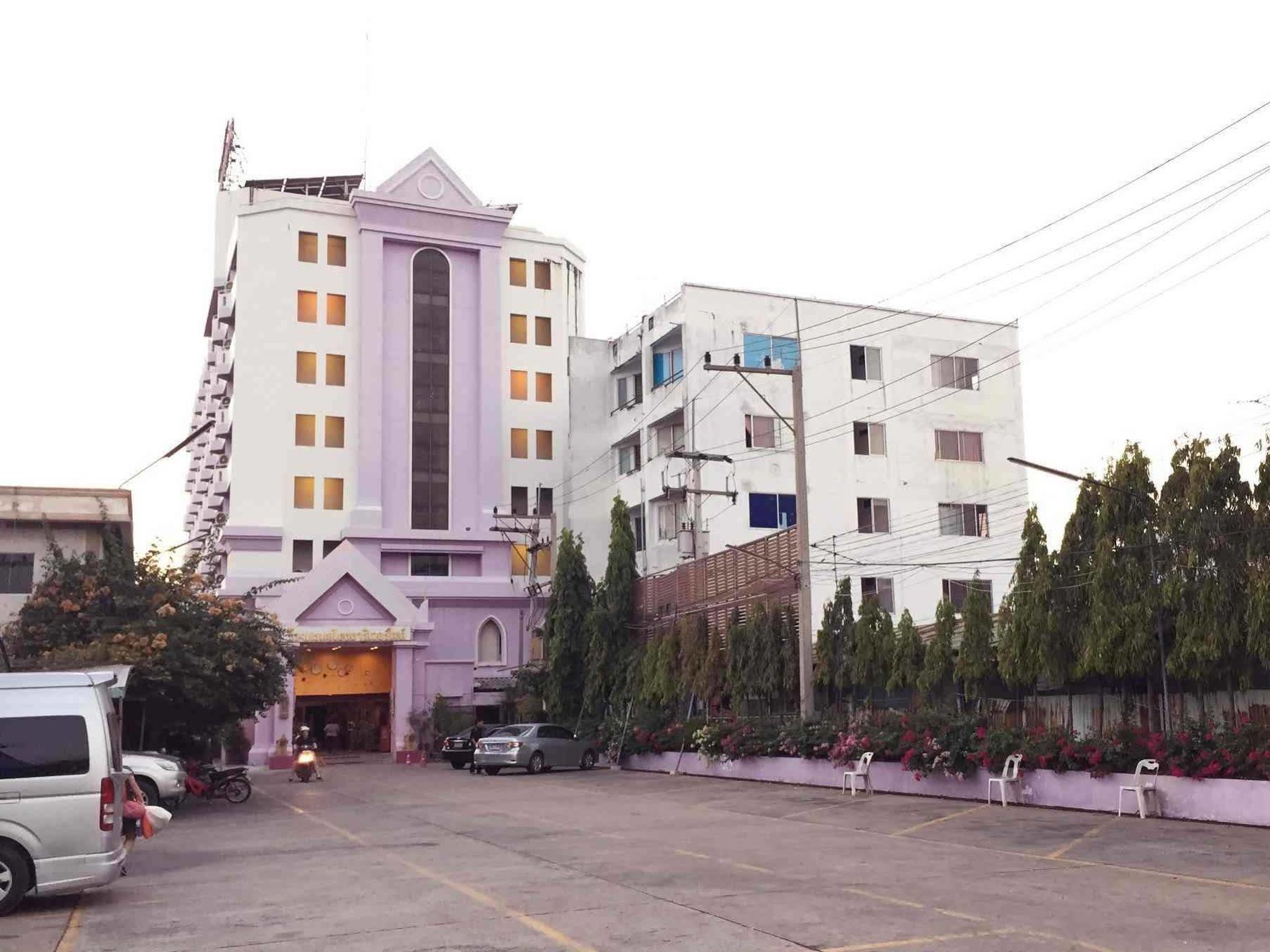 Ayothaya Riverside Hotel Phra Nakhon Si Ayutthaya Exterior photo